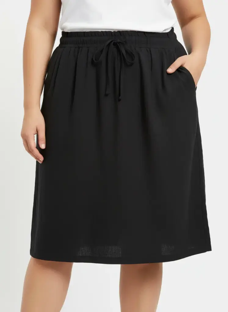 JUPE NOIR  TAILLE ELASTIQUE AVEC CORDON ET POCHES