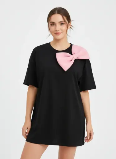 TSHIRT AMPLE AVEC UNE GROSSE BOUCLE 3D ROSE